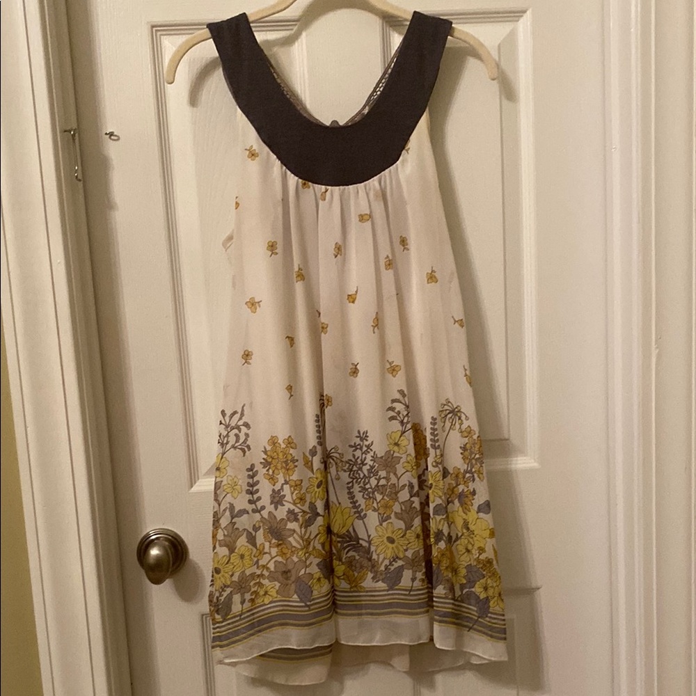 Floral Sleeveless Dress with Yellow and Gray Accents
